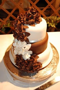 Elite Cakes and Buffets 1041015 Image 0